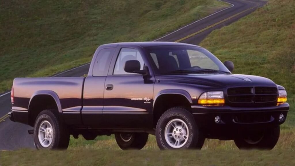 No ano 2000 a Dodge do Brasil surpreendeu com a versão R/T com um poderoso V8 de 232 cv!