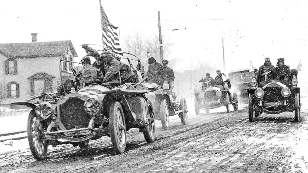 A primeira corrida de volta ao mundo com automóveis aconteceu em 1908 e foi uma aventura desafiadora