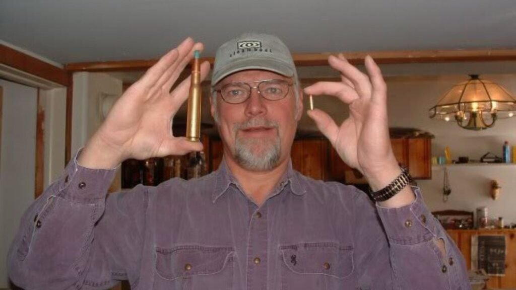 Marvin Heemeyer fez um plano de vingança: criar um veículo blindado a partir de um trator de esteira para destruir a cidade de Granby (Colorado).