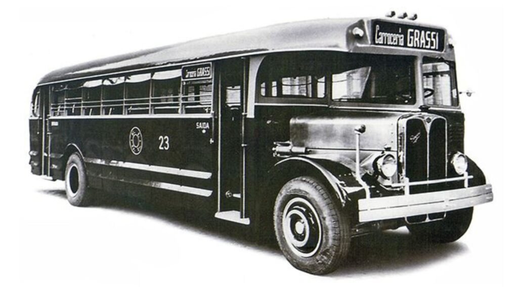 Outro modelo de apelido curioso foi o Camões, pois a frente com cabine frontal só pro motorista fazia lembrar um caolho, como o poeta português.